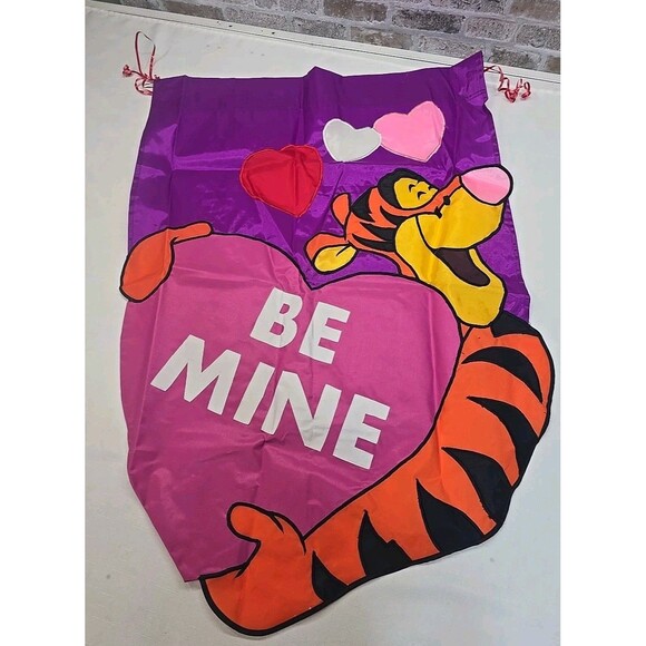 Vintage Lawn Garden Flag Tigger Valentines Be Mine Hearts - Picture 1 of 10